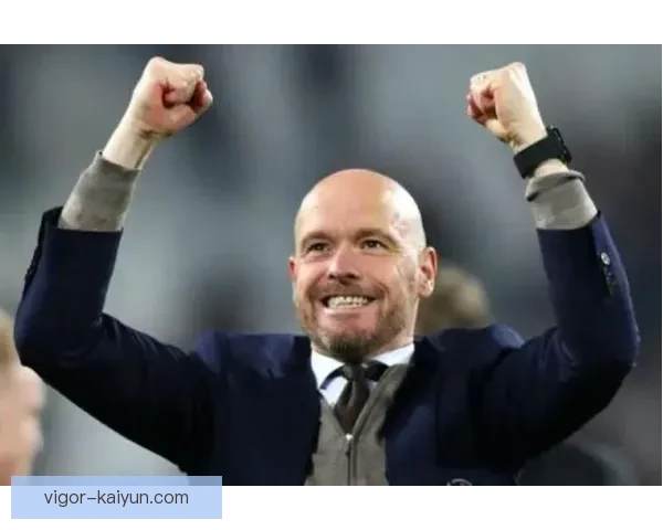 滕哈赫反击体系再显威力,球队在激烈对抗中表现亮眼,逆转取胜值得关注。 滕哈赫反击体系再显威力,球队在激烈对抗中表现亮眼,逆转取胜值得关注。